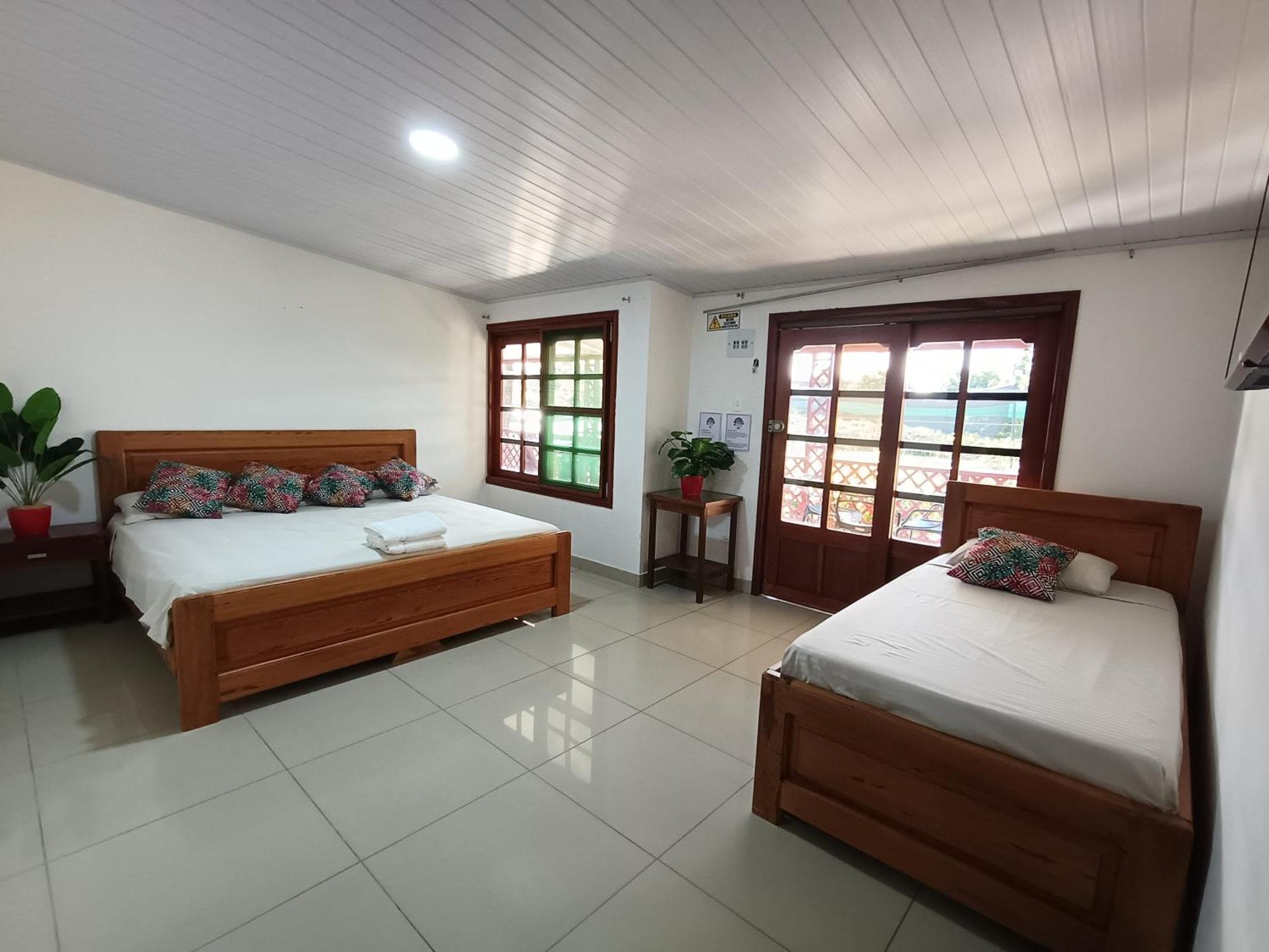 Kanaq Hotel Tours Leticia Buitenkant foto