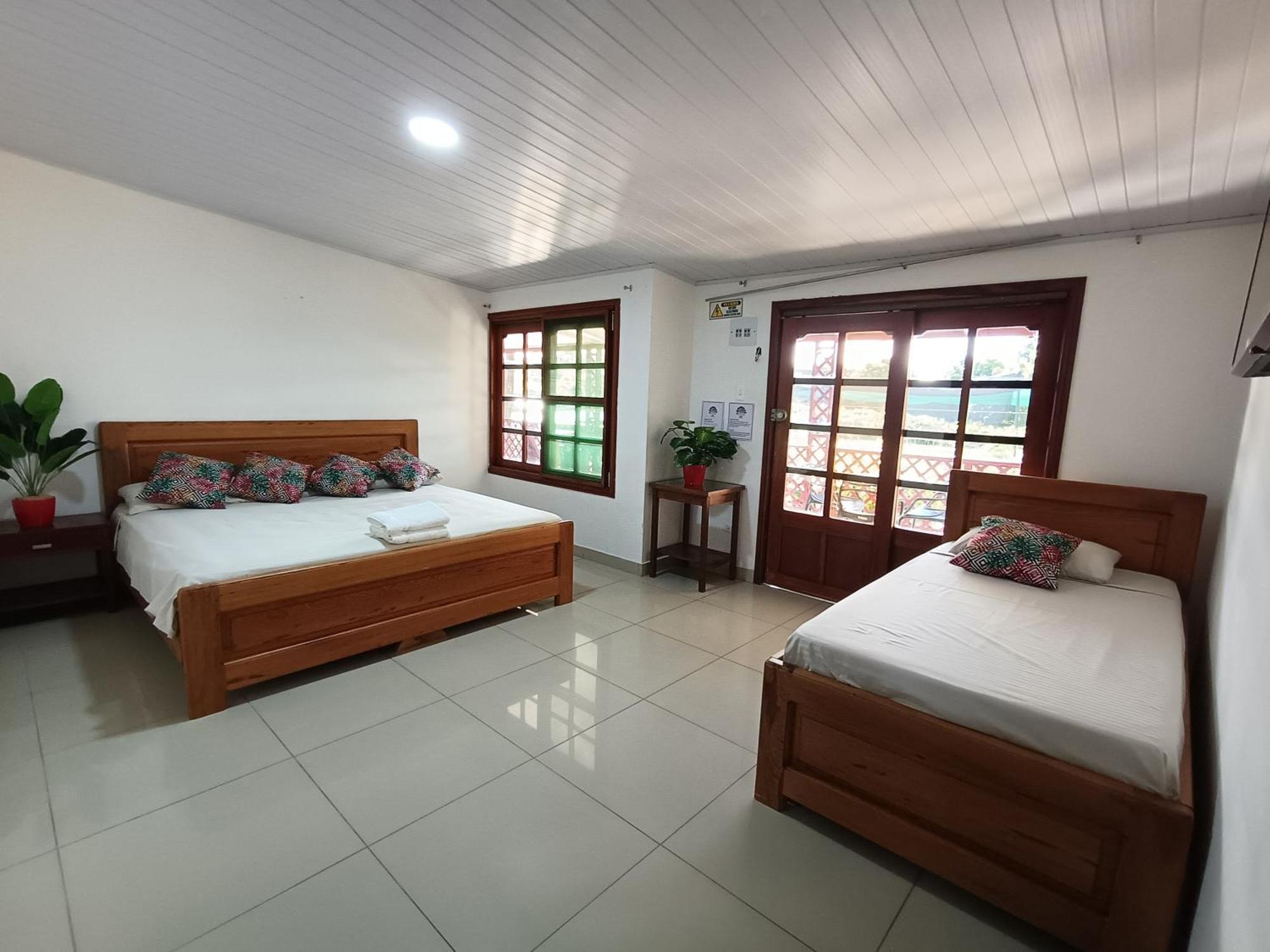 Kanaq Hotel Tours Leticia Buitenkant foto